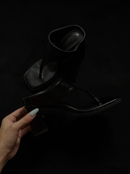 [ BEST! ] Thong Heeled Mules