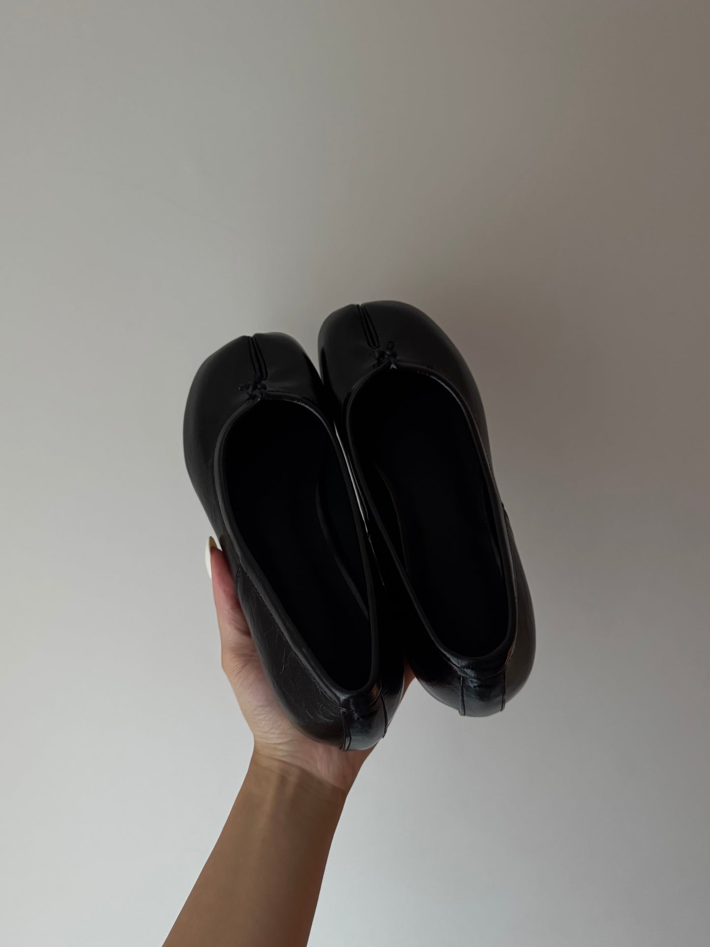 《 NEW! 》Tabi Flats