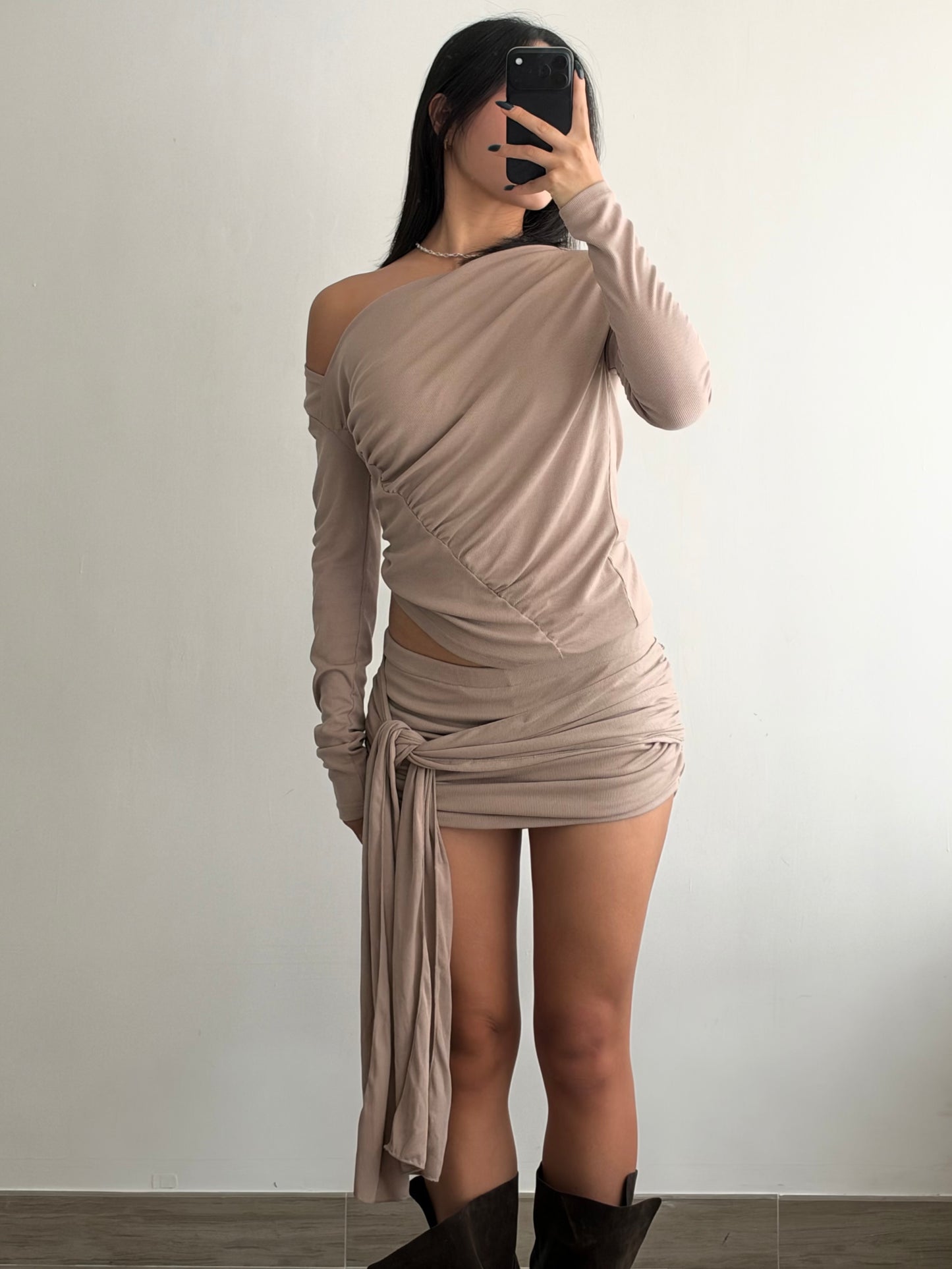 《 NEW! 》One Shoulder Long Sleeve