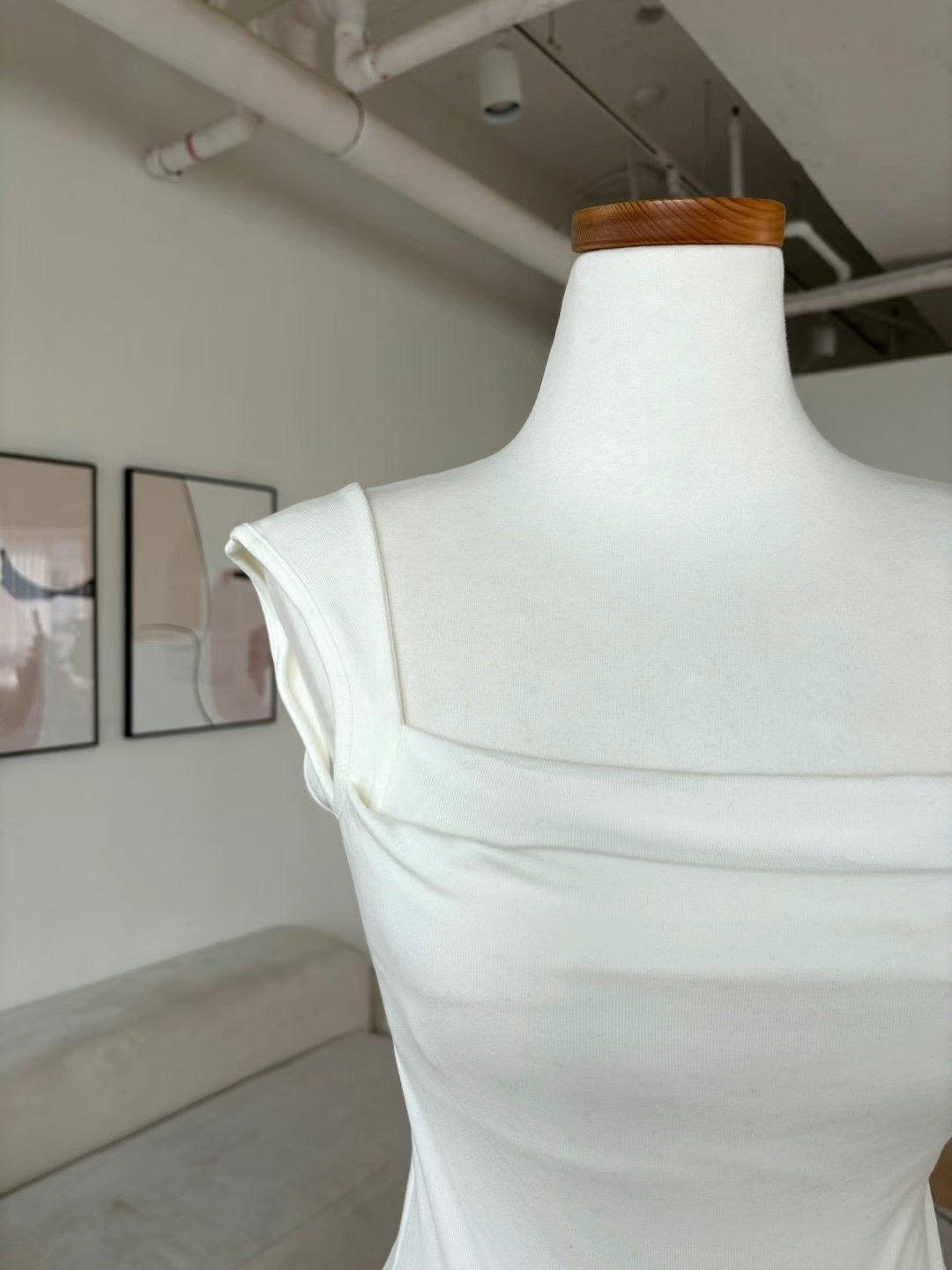 Square neck Tee with pad