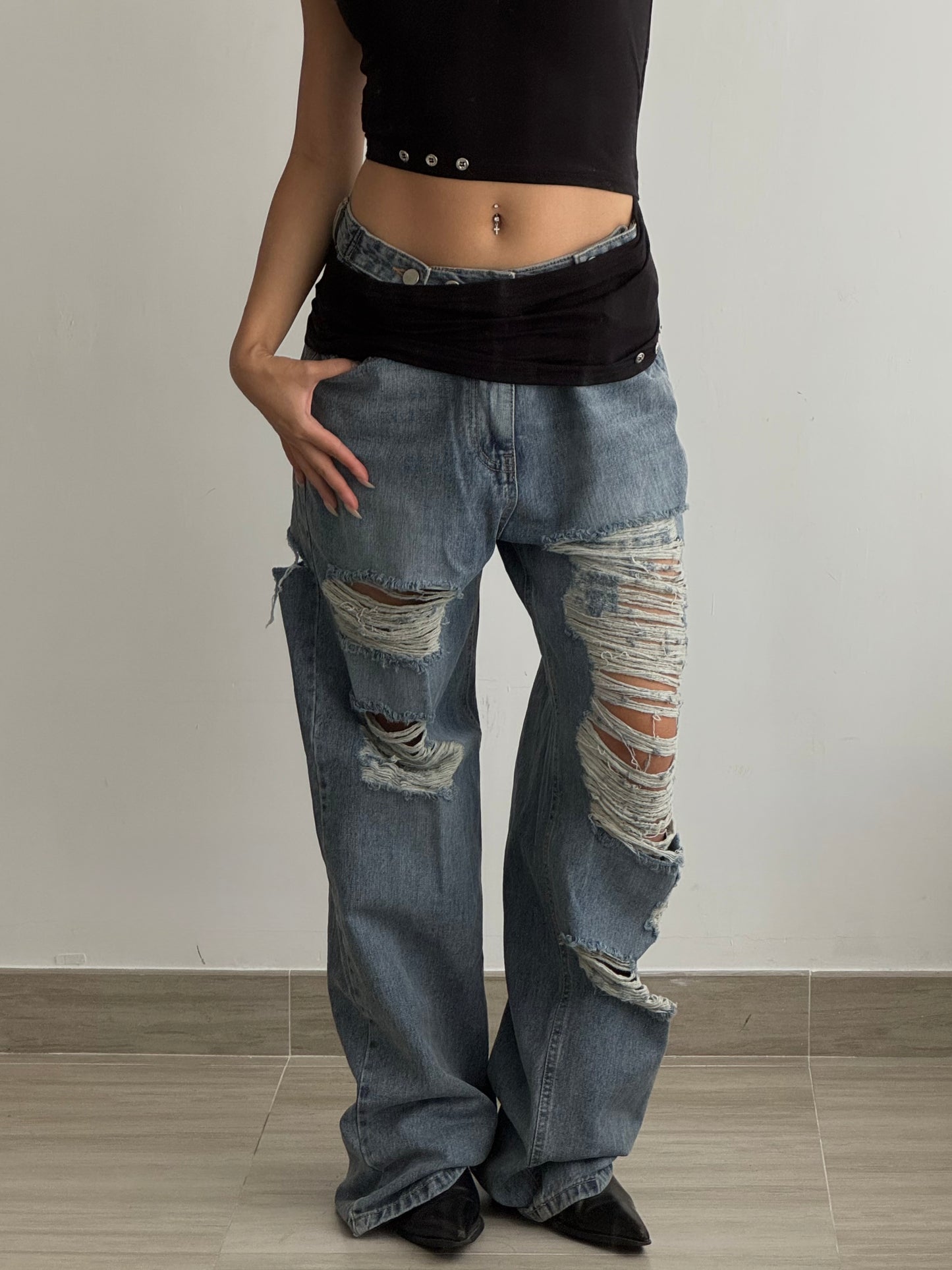 《 NEW! 》Fame Ripped Jeans